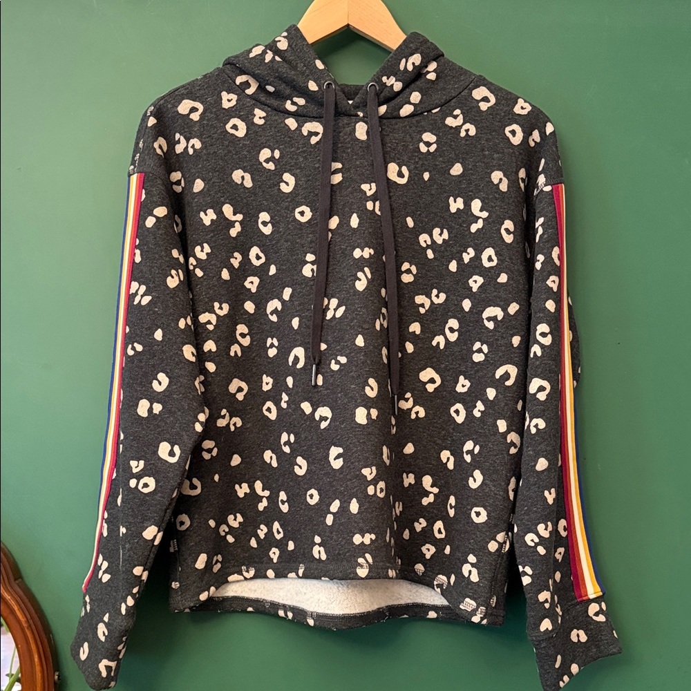 Evereve Leopard Womens M Hoodie with Stripes Down the Arms Unique Animal Print
